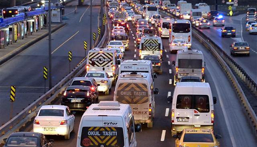 Tatil bitti, trafik yoğunluğu arttı