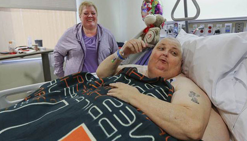 Karnından 59 kiloluk tümör aldılar