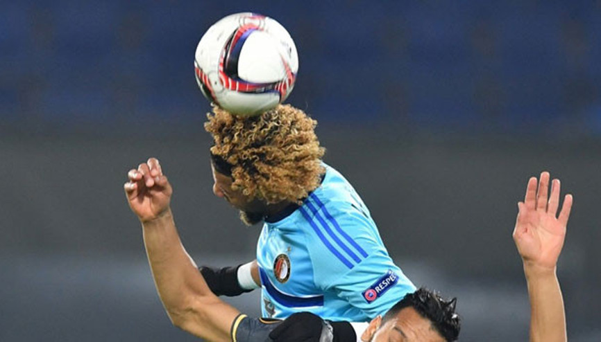 Futboldaki kafa vuruşu bunamaya mı yol açıyor