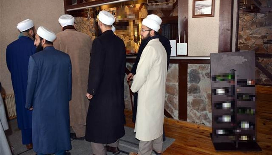 İsmailağa Cemaati bu sefer de meyhaneye girdi