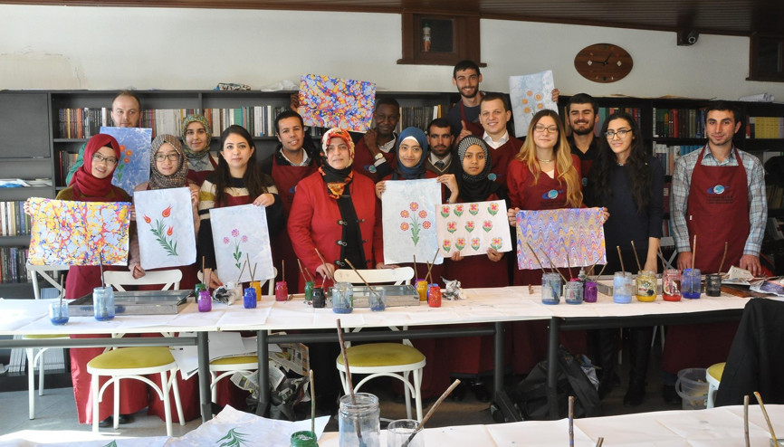 Geleneksel sanatla kıtalar birleşiyor