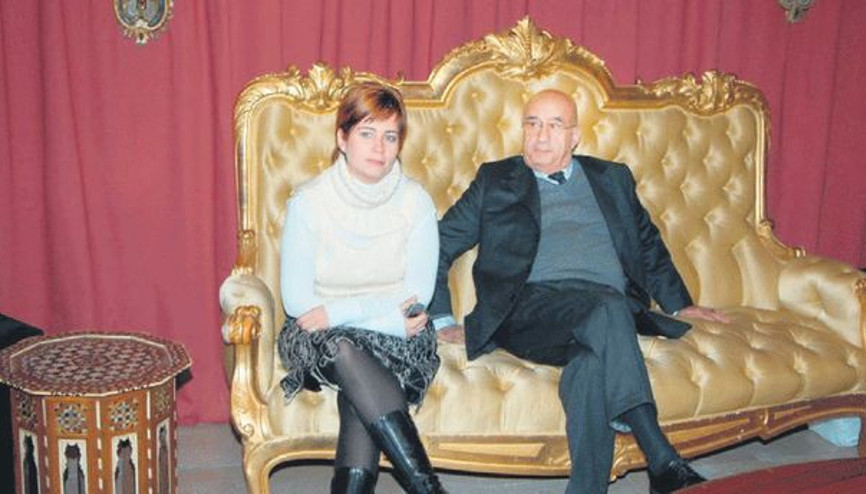 Ünlü antikacıya yardımcı şoku