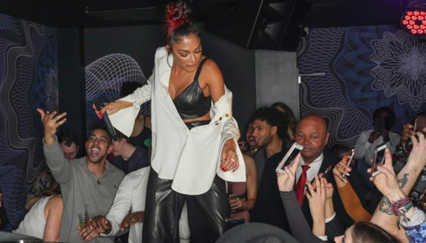 Ünlü yıldızı böyle görenler dondu kaldı