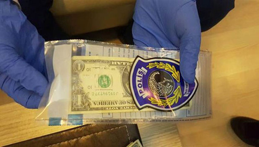Operasyonda çıkan 1 dolarlar hakkında tuhaf bahaneler Operasyonda çıkan 1 dolarlar hakkında tuhaf bahaneler