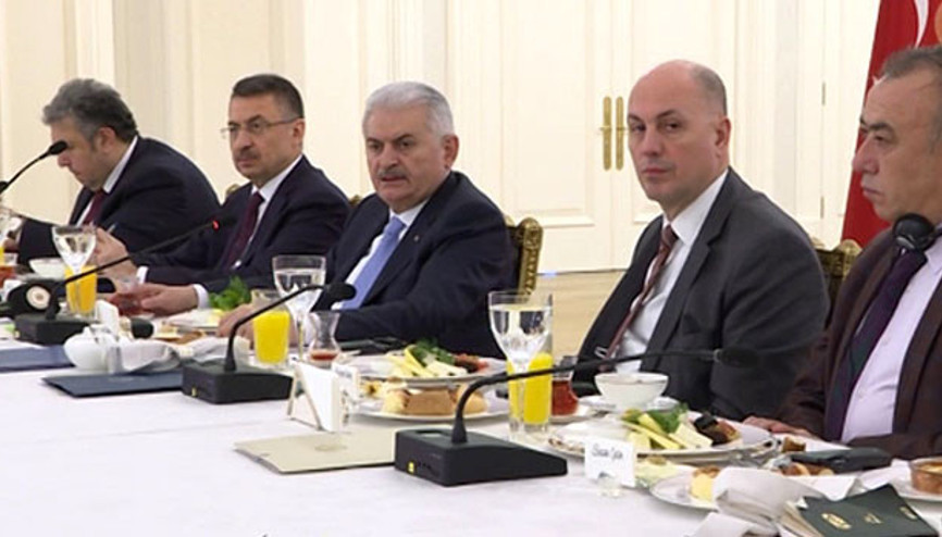 Başbakan Yıldırım, yabancı medya kuruluşlarının temsilcileriyle biraya geldi