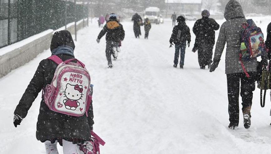 O ilçede okullar tatil edildi