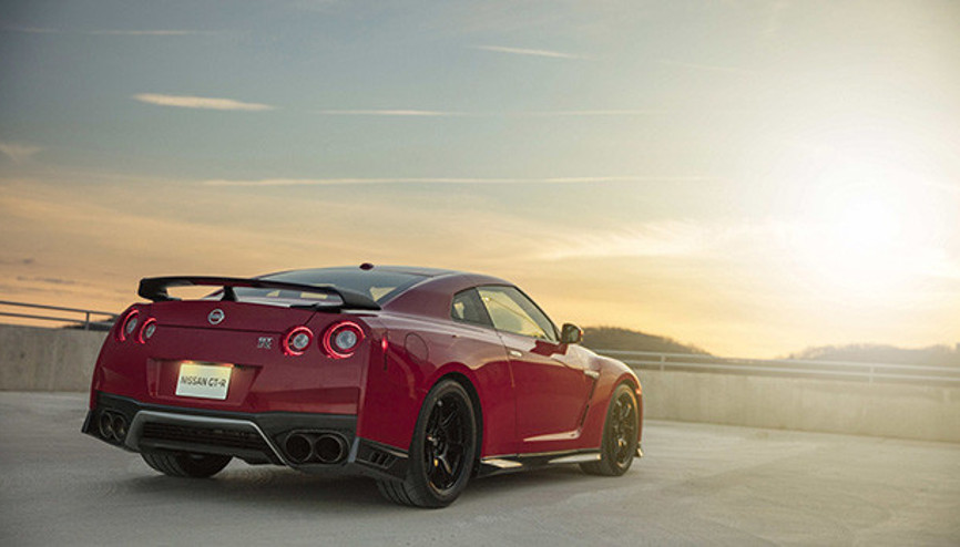 2017 Nissan GT-R ailesine yeni bir üye dahil oldu