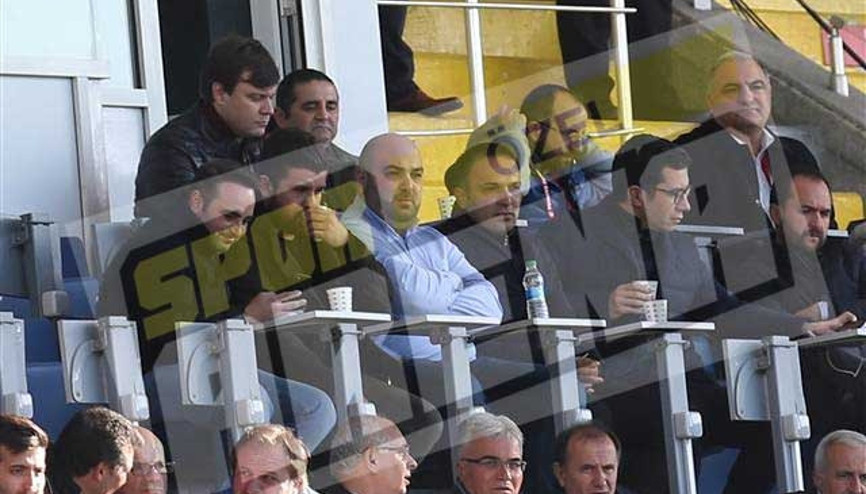 Fenerbahçe menajeriyle görüştü Yılın bombası Emre Mor