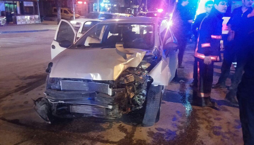 Sürücü araçta sıkıştı