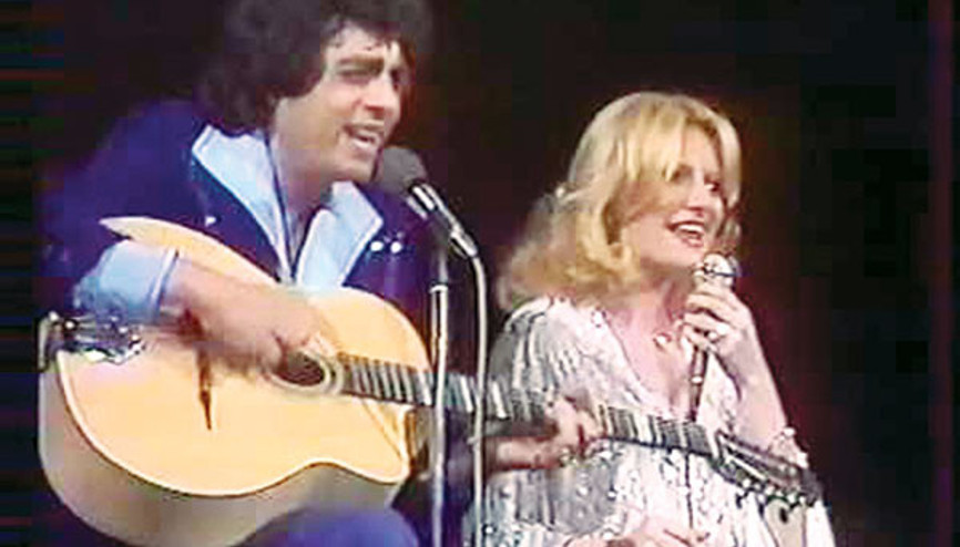 Sen sarıl, o sana sarılmazsa