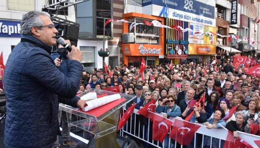 Başkan bateri çaldı, Karşıyakalılar İzmir Marşı söyledi