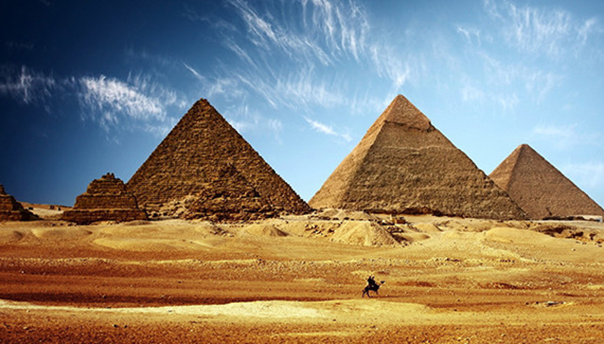 Mısırda 3 bin 700 yıllık piramit kalıntıları keşfedildi