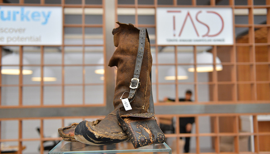 100 yıllık ayakkabı fuarda 100 yıllık ayakkabı fuarda