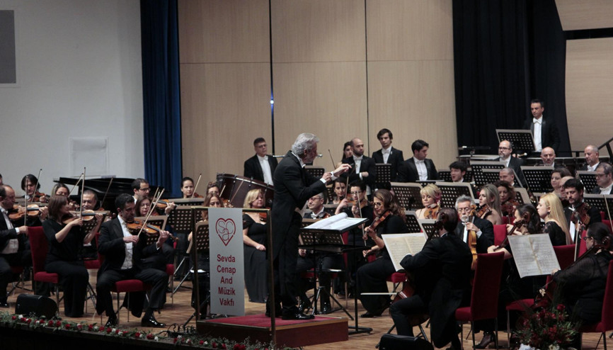 Festivale senfonik açılış