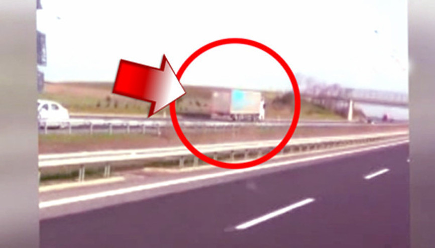 80 kilometre hızla ters yönde giden TIR sürücülere zor anlar yaşattı