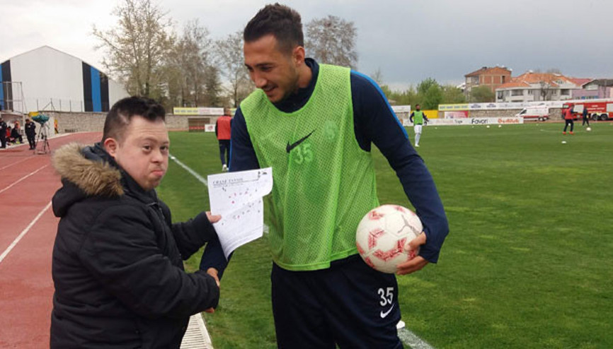 Sarıyerspor’la yatıp Sarıyerspor’la kalkıyor