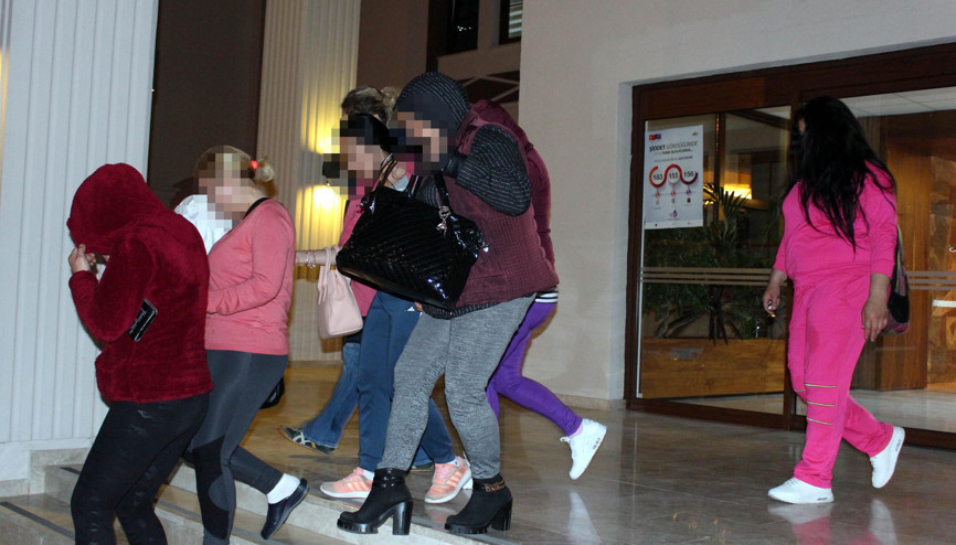 Muğlada fuhuş operasyonu İçeriden çıkanlar şoke etti Muğlada fuhuş operasyonu İçeriden çıkanlar şoke etti