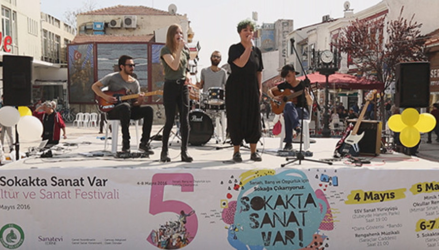 Sokakta Sanat Var
