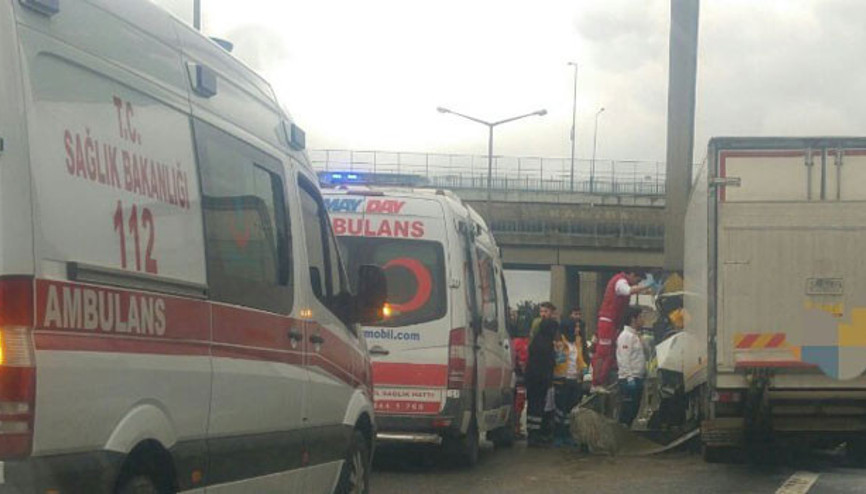 TEM Otoyolunu kilitleyen kaza