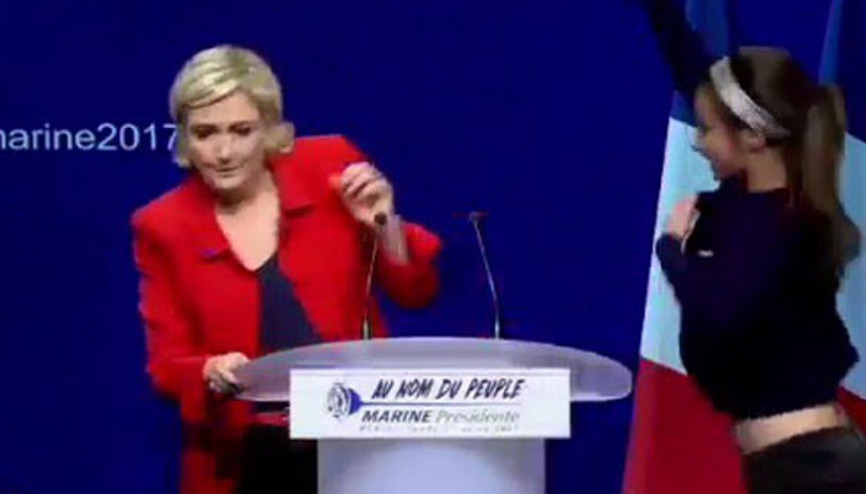 Le Pene FEMEN protestosu Neye uğradığını şaşırdı