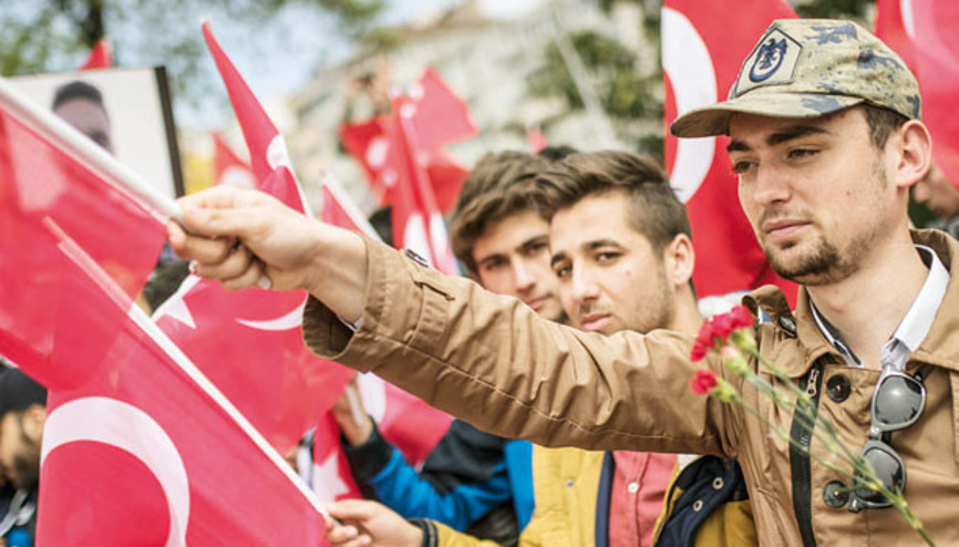 Askeri okullar açılsın eylemi