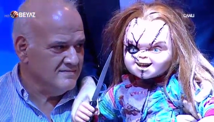 Ahmet Çakar yayına Chucky ile çıktı, ortalığı salladı