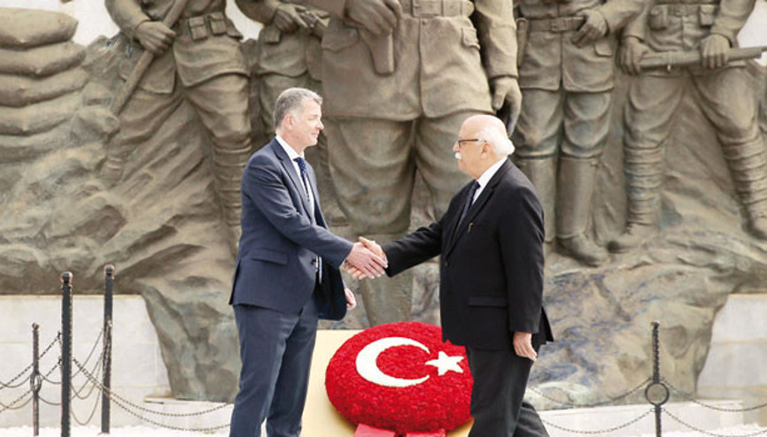 Churchill için böyle dedi: Burnu sürtüldü Churchill için böyle dedi: Burnu sürtüldü