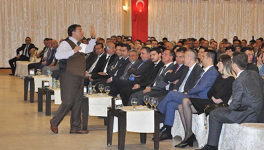 Prof. Dökmen’den iletişim semineri