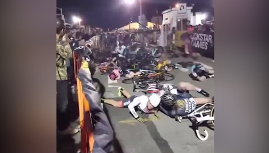 50 yarışçı birbirine girdi