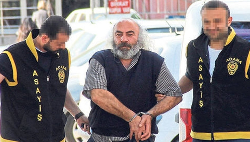 Büyü bozma bahanesiyle evlendiği kadının ablasıyla sevgili oldu