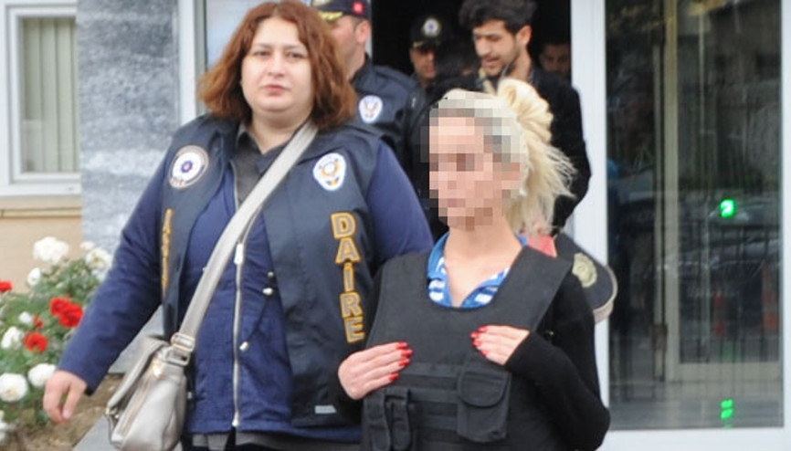 Polis saldırı ihtimaline karşın çelik yelek giydirdi.