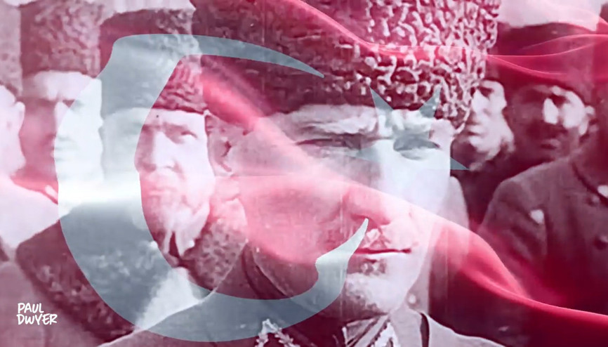 Paul Dwyer ve oğlundan İzmir Marşı yorumu