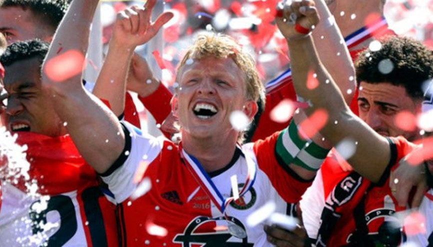 Kuyt futbolu bırakınca, Fenerli yıldızlara göz diktiler