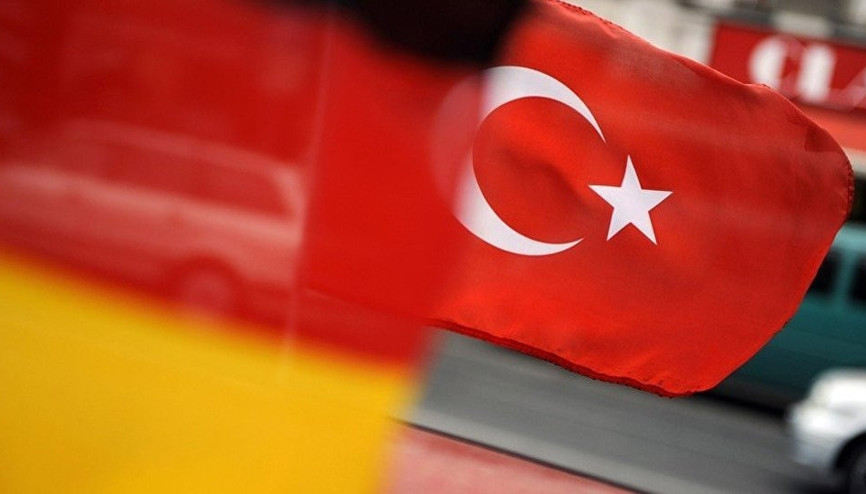 Türk işçilere Bakanlıktan destek