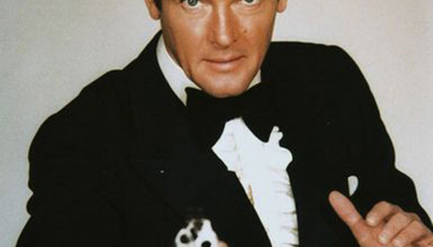 Roger Moore hayatını kaybetti