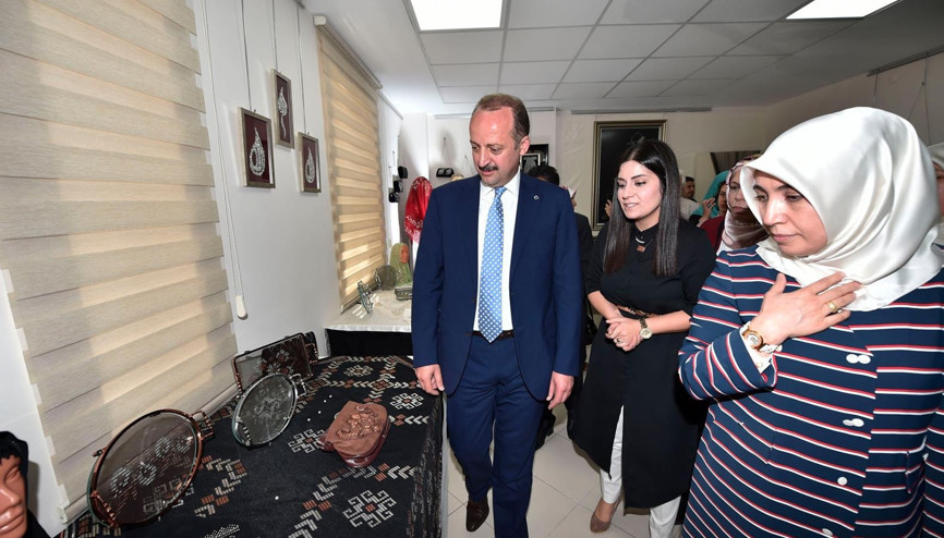 Hedefleri iş hayatına atılmak