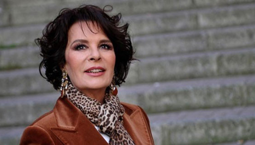 Hülya Koçyiğitten haber var