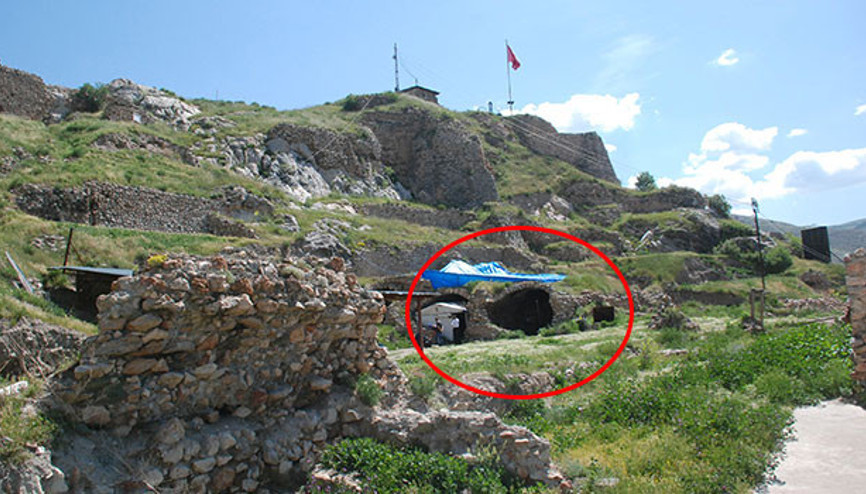 Draculanın esir tutulduğu kaledeki gizli geçitte 140 metre derinliğe ulaşıldı Draculanın esir tutulduğu kaledeki gizli geçitte 140 metre derinliğe ulaşıldı