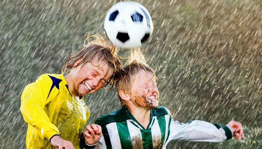 Flaş karar... Altyapı futbolcusuna topa kafa vurmak yasaklanıyor