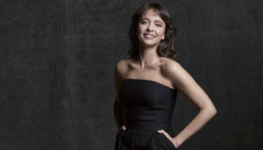 Zeynep Özyılmazelin ilk singleı Zaman Olur müzikseverlerle buluşuyor