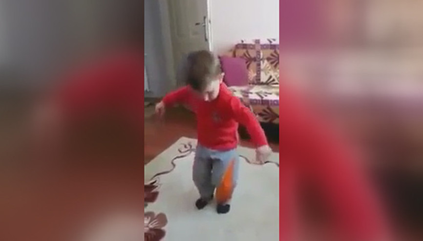 Dünyaya Ankara havası oynamak için gelmiş ufaklık