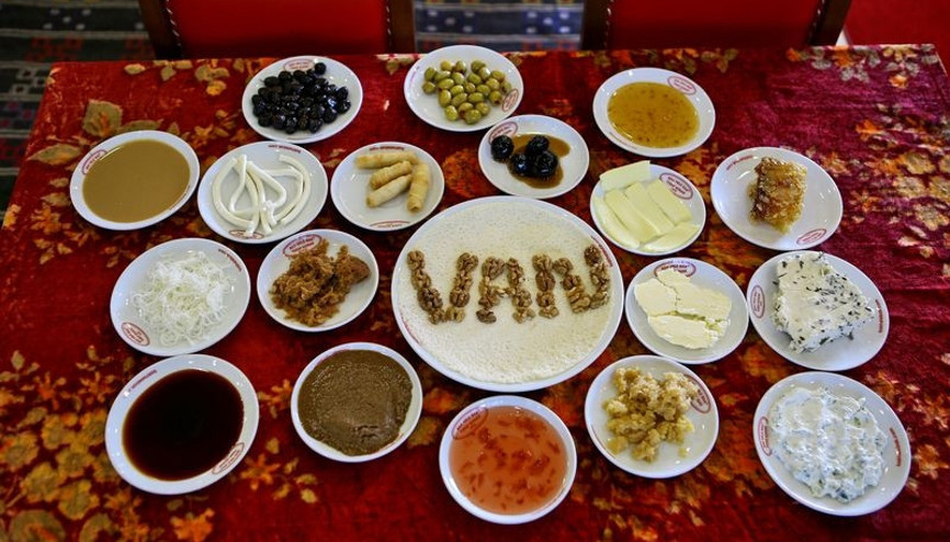 Sofradan kalkmak istemeyeceğiniz Van kahvaltısından lezzetler