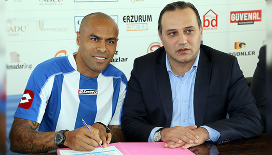 Erzurumsporda Nobre ve Burhan Eşer kadro dışı