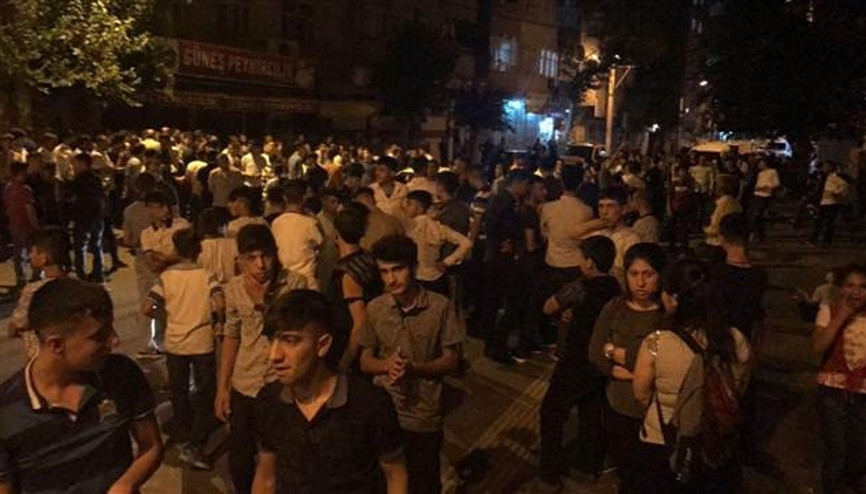 Diyarbakır’da polis, halkı sokağa döken tacizciyi arıyor