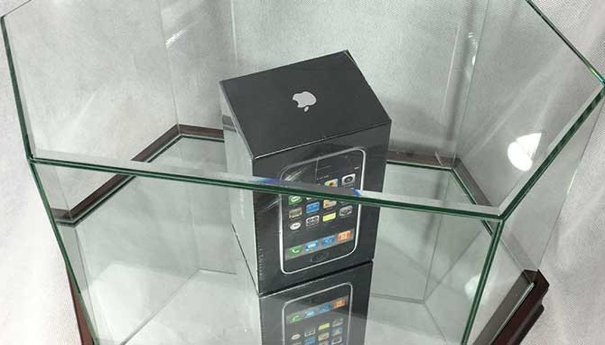 10 yıllık iPhonea şoke eden fiyat