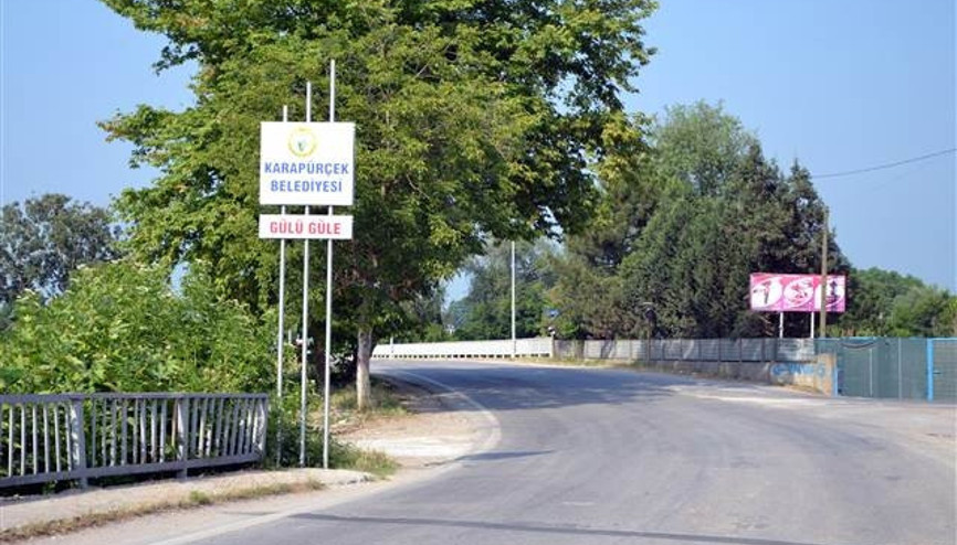 İlçe çıkışında bu tabela var...