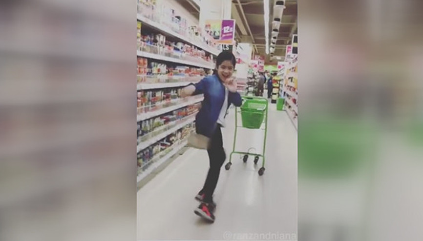 Sevimli kızın “Despacito” aşkı