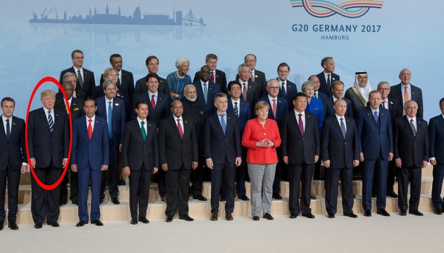 Trumpın havası söndü Fotoğrafta neden dışarıda kaldı