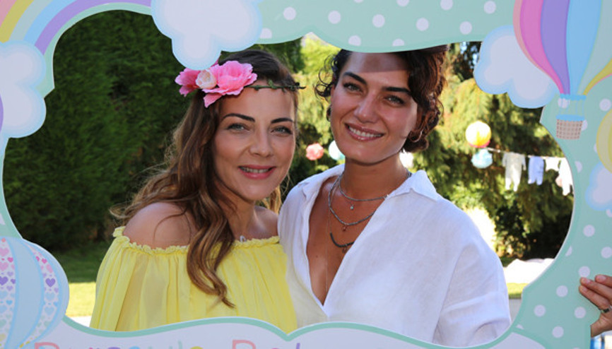 Oğlu için parti yaptı