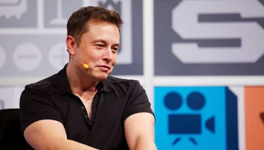 Elon Musk yıllar sonra X.com internet sitesini satın aldı
